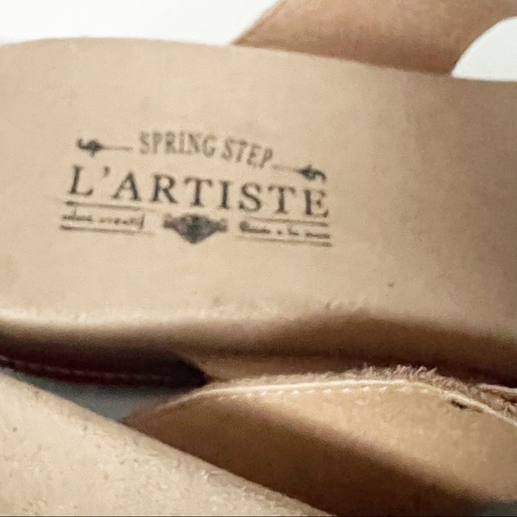 L’ARTISTE Mayura red‎ spring step SANDALS gorgeous design EUC size 40 or US 9 - Picture 9 of 10